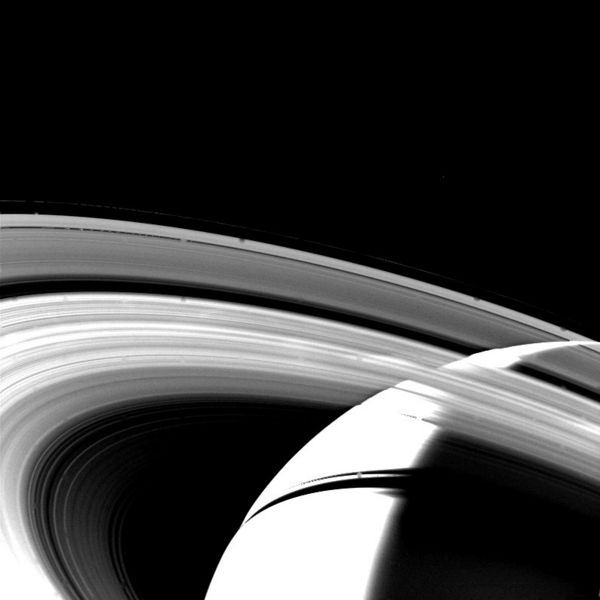 File:Saturno 2.jpg